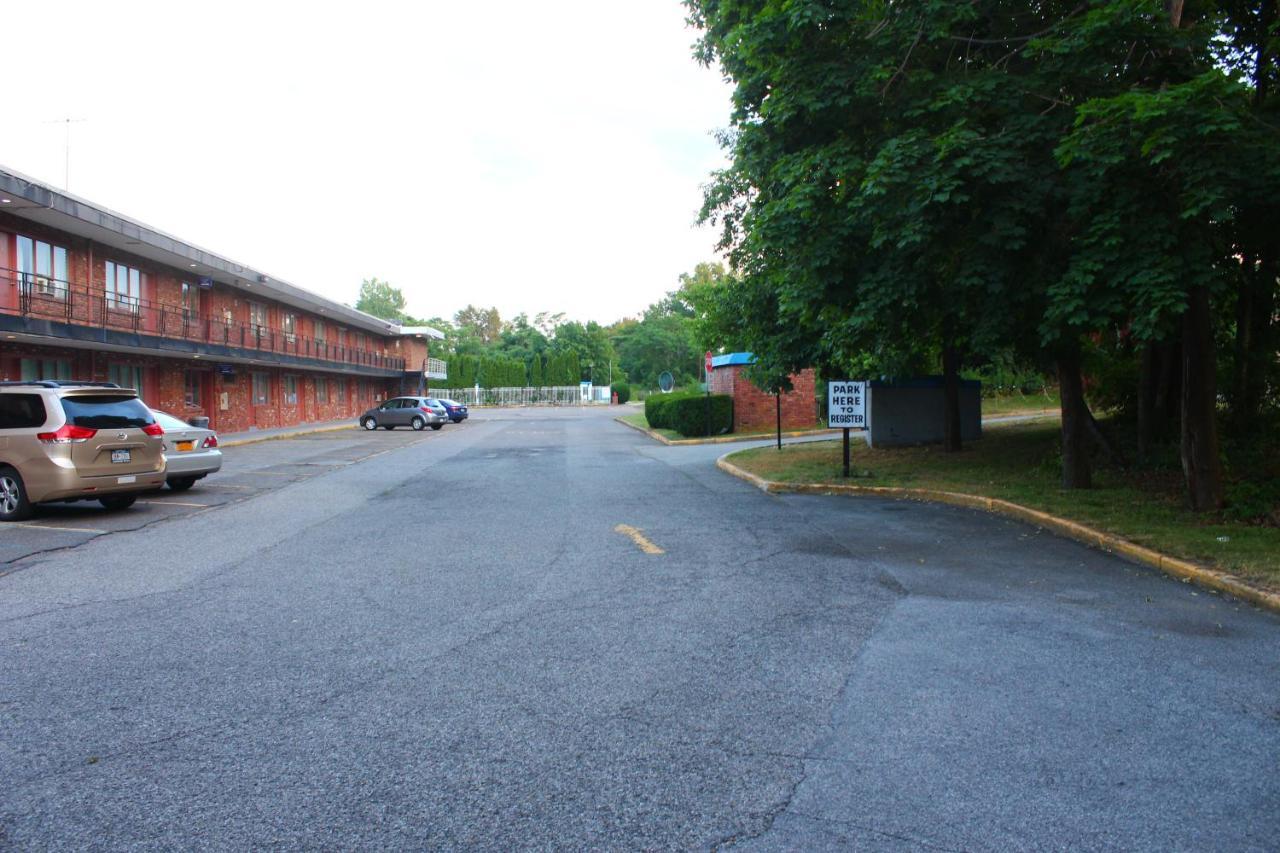 Tides Inn At Stehli Beach Locust Valley Exterior photo